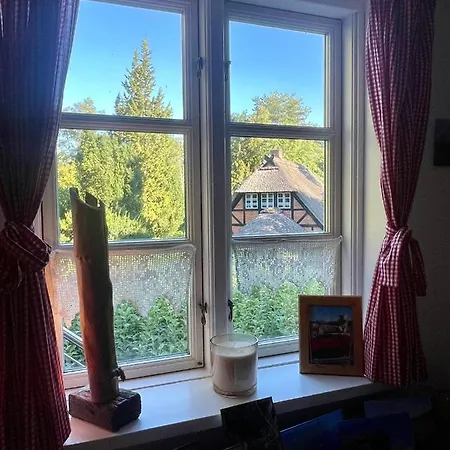 Unter Reet Im Heidedorf Bei Lueneburg * Sankt Dionys