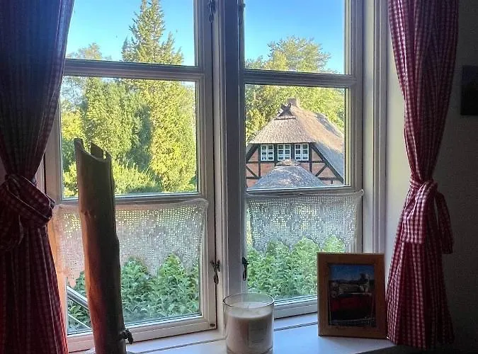 Unter Reet Im Heidedorf Bei Lueneburg * Sankt Dionys